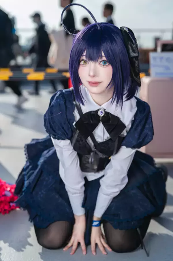 「【コスプレ】16歳美少女の「小鳥遊六花」が本物すぎる！透明感溢れる笑顔に中二病感満載のポーズが恋してしまう可愛さ【写真8枚】」の画像