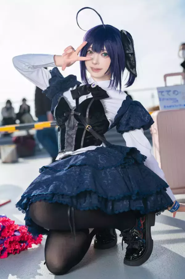 「【コスプレ】16歳美少女の「小鳥遊六花」が本物すぎる！透明感溢れる笑顔に中二病感満載のポーズが恋してしまう可愛さ【写真8枚】」の画像