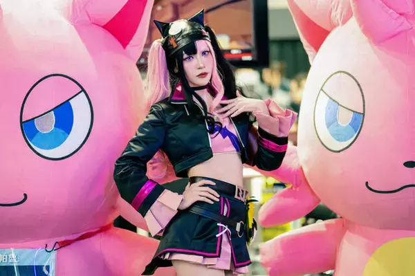 「【コスプレ】『パルワールド』ブースに美女コスプレイヤーが降臨！ゾーイ、サヤ、リリィがスタイル抜群で美しすぎた【台北ゲームショウ2026】」の画像