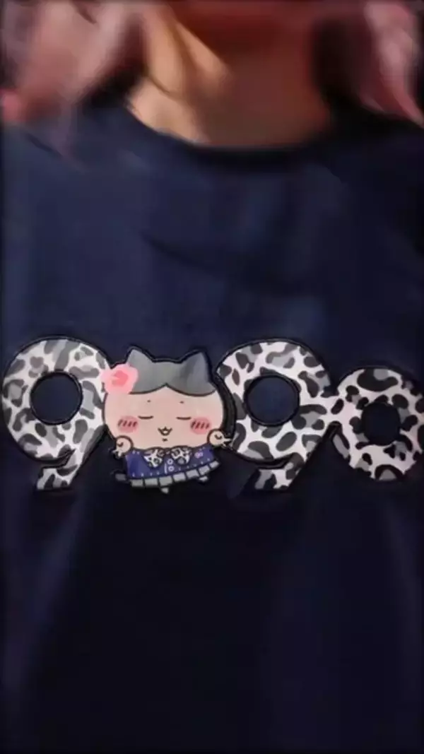 「「ちいかわ」たちが“小麦ギャル”に変身！制服姿やあごピースなど、平成っぽさ溢れる「9090コラボアイテム」がむちゃかわ」の画像