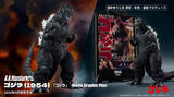 「「ゴジラ」1954、2014アクションフィギュアが再登場！映画公開当時のポスターを再現したペーパークラフト付き」の画像1