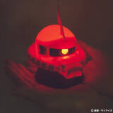 「「シャア専用ザクII」が手のひらサイズのライトに！3つの点灯モードを搭載し異なる雰囲気を演出」の画像5