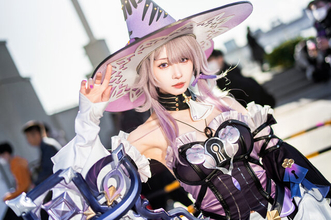 『アズレン』から『NIKKE』まで目白押し！世界中から美女コスプレイヤーが集った2024年冬コミケをプレイバック【写真45枚】