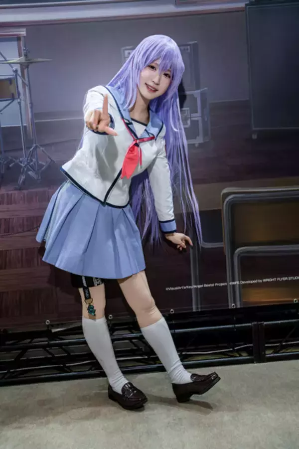 「『アズレン』から『NIKKE』まで目白押し！世界中から美女コスプレイヤーが集った2024年冬コミケをプレイバック【写真45枚】」の画像