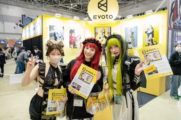 「『アズレン』から『NIKKE』まで目白押し！世界中から美女コスプレイヤーが集った2024年冬コミケをプレイバック【写真45枚】」の画像