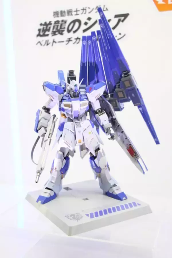 「「Hi-νガンダム」新作METAL BUILDが事前先着販売！ファンネルの背負い方がνガンダムを思わせる“イベント記念商品”として再臨」の画像