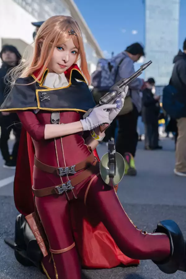 「【コスプレ】昭和世代感涙！令和に大復活の宇宙海賊「ハーロック＆エメラルダス」がガチでかっこ良すぎた【写真16枚】」の画像