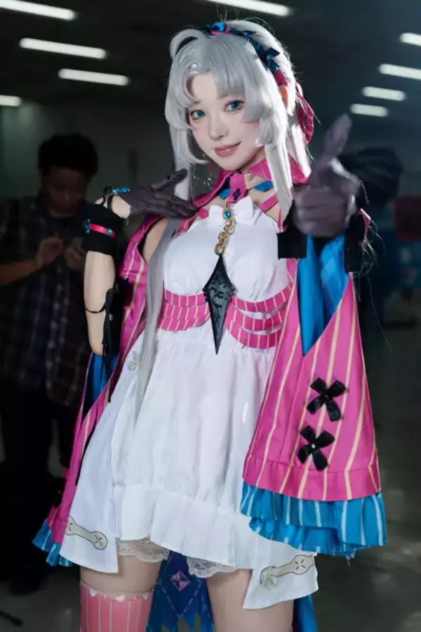 「【コスプレ】振り向きポーズで魅せる背中にうっとり！『鳴潮』カルロッタの半端ない透明感と美脚が素晴らしすぎた【写真7枚】」の画像