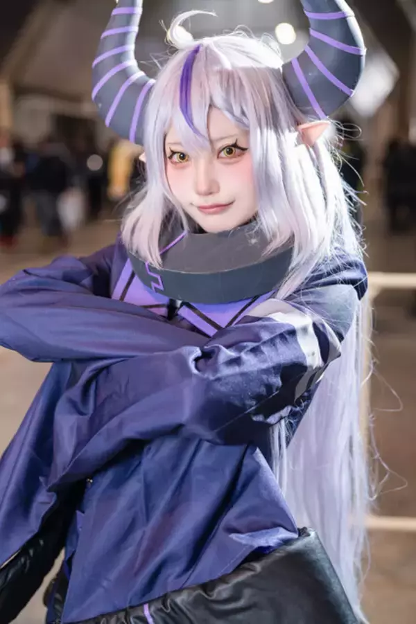 「【コスプレ】可愛すぎる百鬼あやめ、ミニスカジャージのすばるに小悪魔笑顔のラプラスまで「ホロEXPO」美女レイヤー10選【写真41枚】」の画像