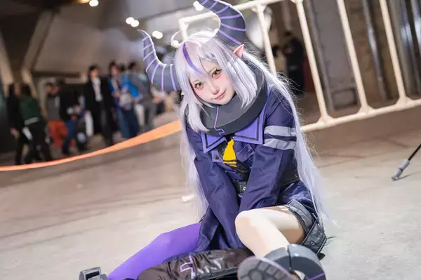 「【コスプレ】可愛すぎる百鬼あやめ、ミニスカジャージのすばるに小悪魔笑顔のラプラスまで「ホロEXPO」美女レイヤー10選【写真41枚】」の画像