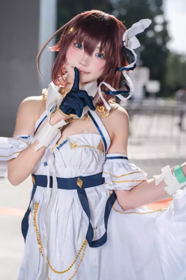 「【コスプレ】可愛すぎる百鬼あやめ、ミニスカジャージのすばるに小悪魔笑顔のラプラスまで「ホロEXPO」美女レイヤー10選【写真41枚】」の画像