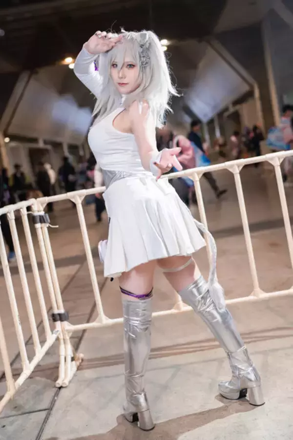 「【コスプレ】可愛すぎる百鬼あやめ、ミニスカジャージのすばるに小悪魔笑顔のラプラスまで「ホロEXPO」美女レイヤー10選【写真41枚】」の画像