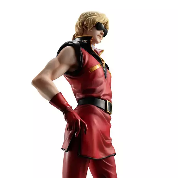 「Zガンダム「クワトロ」フィギュアが限定復刻！スタイリッシュな立ち姿に、素顔とサングラス顔の2種を楽しめる」の画像