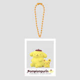 「デビュー30周年！「ポムポムプリン」や“お友達”と一緒におでかけ「ポムポムプリン はいっ！ポーズ！キーホルダー」が2月中旬よりカプセルトイで発売」の画像1