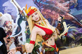 「【コスプレ】『モンハン』踊り子風の軽装備な衣装が似合う！くびれの美しさが際立つ女性ハンターが優雅なポージングで魅せる【写真7枚】」の画像1