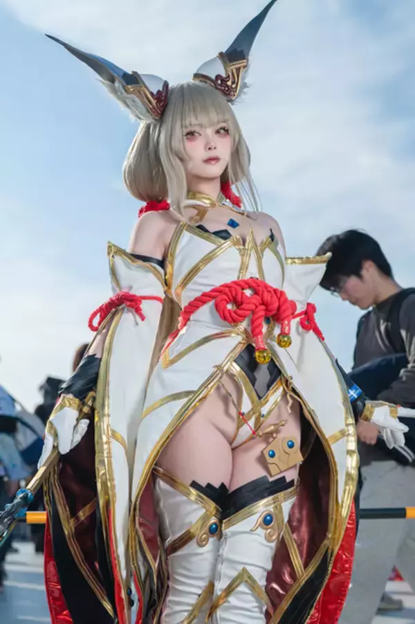 「【コスプレ】スタイル最高“マキマ”バニーに『ドラクエ5』フローラ＆ビアンカ、サロメ嬢まで「コミケ107」美女レイヤー8選【写真32枚】」の画像