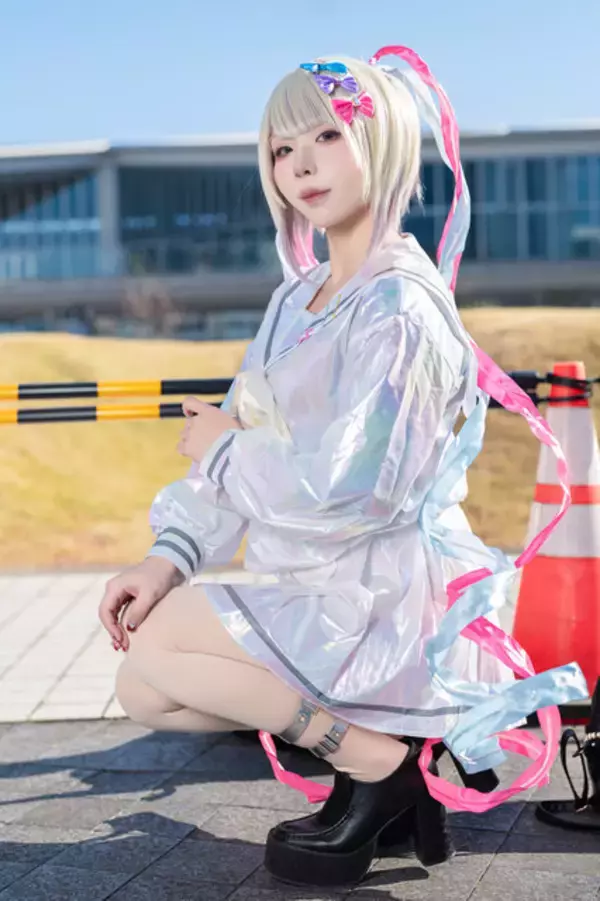 「【コスプレ】スタイル最高“マキマ”バニーに『ドラクエ5』フローラ＆ビアンカ、サロメ嬢まで「コミケ107」美女レイヤー8選【写真32枚】」の画像