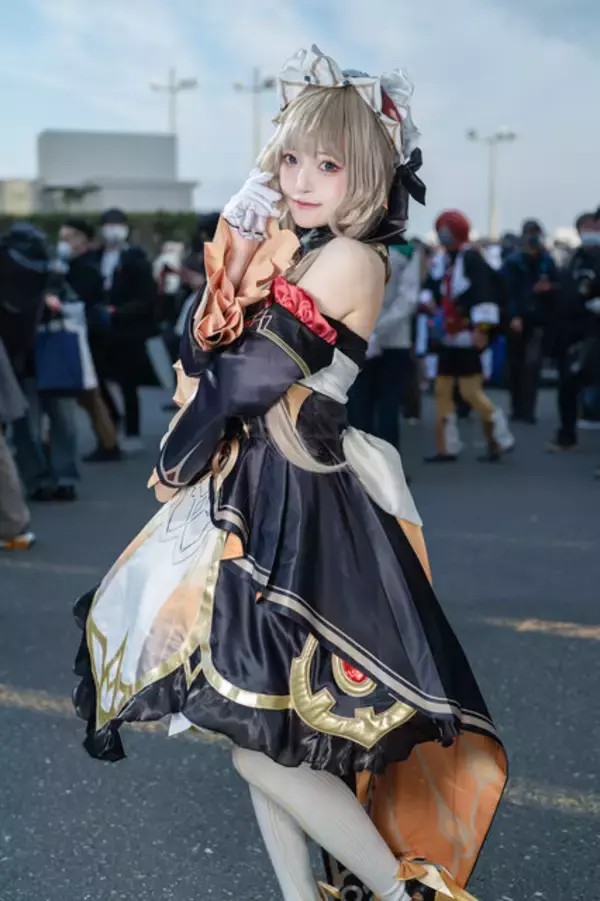 「【コスプレ】スタイル最高“マキマ”バニーに『ドラクエ5』フローラ＆ビアンカ、サロメ嬢まで「コミケ107」美女レイヤー8選【写真32枚】」の画像