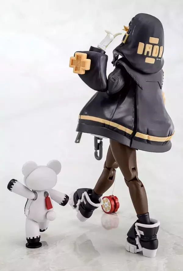 「『ギルティギア』より「ブリジット」が人気アナザーカラー2種展開！相棒・ロジャーも本体に合わせた仕様、さまざなポーズがとれる可動プラモ」の画像