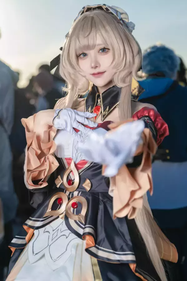 「【コスプレ】スタイル抜群な「ゼンゼロ」イヴリンや「学マス」リーリヤ、ホロライブまで人気キャラ勢揃いの「コミケ」美女レイヤー10選【写真44枚】」の画像