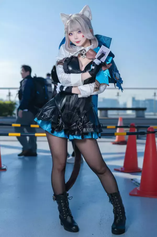 「【コスプレ】スタイル抜群な「ゼンゼロ」イヴリンや「学マス」リーリヤ、ホロライブまで人気キャラ勢揃いの「コミケ」美女レイヤー10選【写真44枚】」の画像