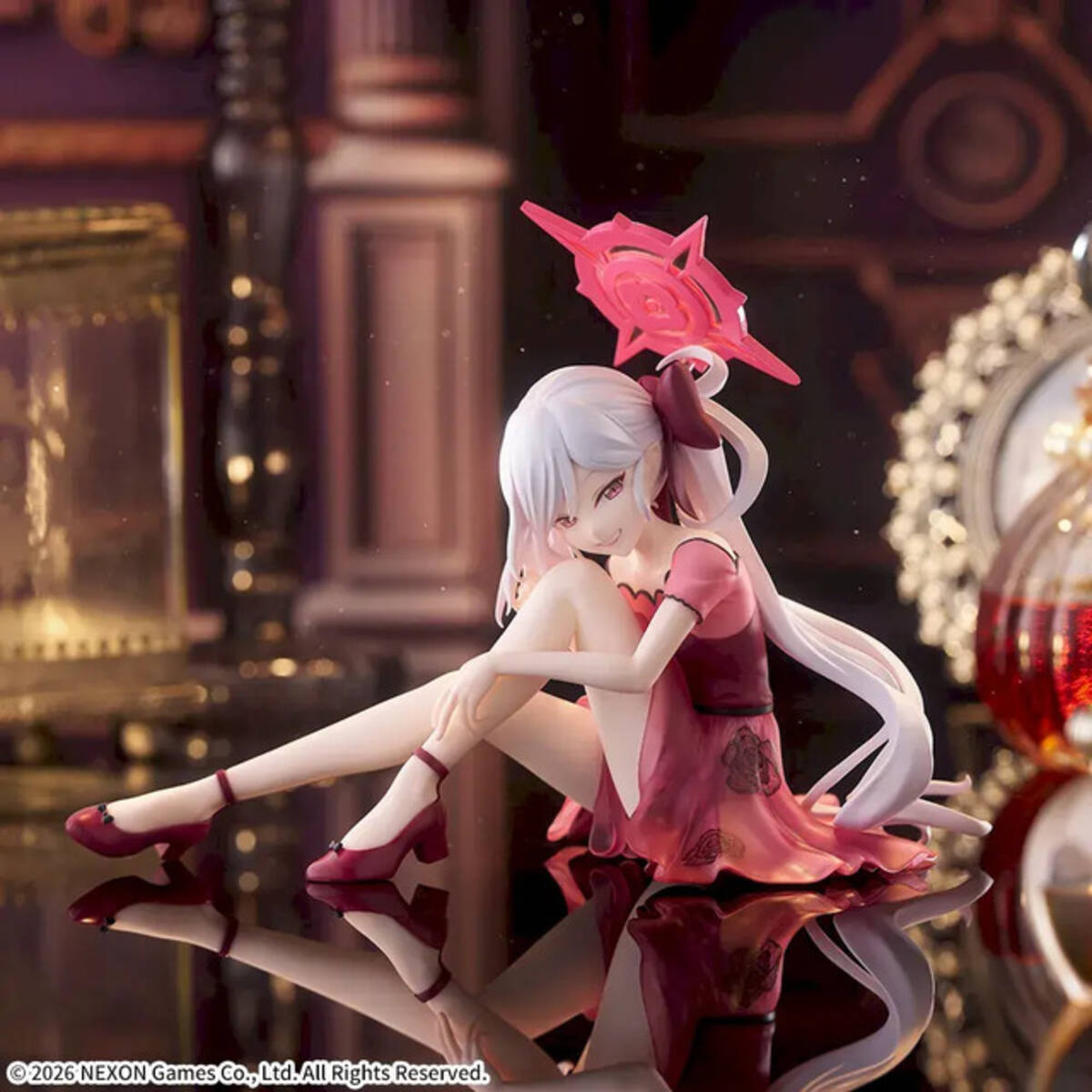 煌びやかなドレス&妖艶座り姿…！『ブルアカ』より「ムツキ」「アル」が 