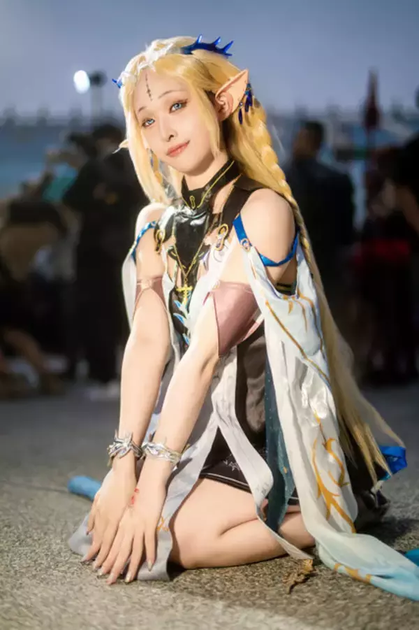 「【コスプレ】NIKKE、鳴潮、アズレン…人気ゲーム揃い踏み！躍動する曲線美で魅せる美女レイヤー8選【写真29枚】」の画像