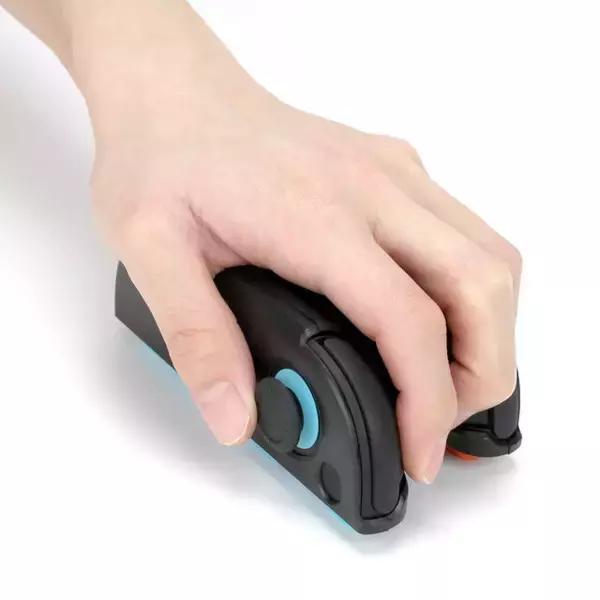 「スイッチ2を片手で操作！ユニバーサルな設計を採用し、“ながらプレイ”にも対応した「Joy-Con 2」用アタッチメントが限定販売」の画像