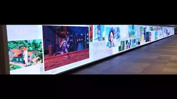 「『ポケモン スカーレット・バイオレット』JR新宿駅に屋外広告掲載！御三家が“大型街頭ビジョン”でキュートにアピール」の画像