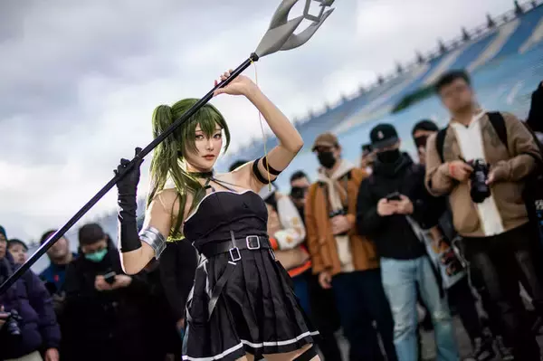 「【コスプレ】いつだってMVP級の活躍！？ 台湾美女による「葬送のフリーレン」ユーベルの美スタイルに釘付け【写真9枚】」の画像