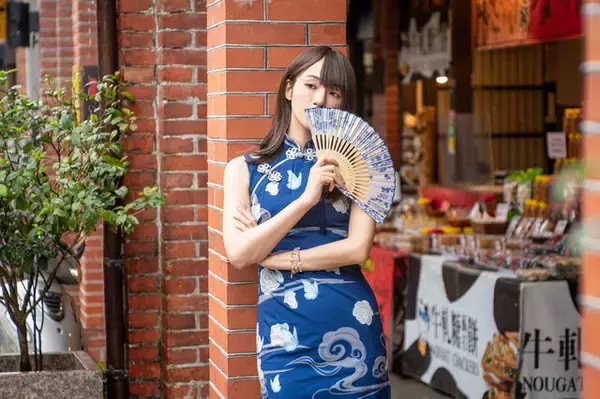 「“水も滴る”台湾美女レイヤー！艶やかな顔立ちと抜群のスタイルから生まれるチャイナドレスが最強【写真15枚】」の画像