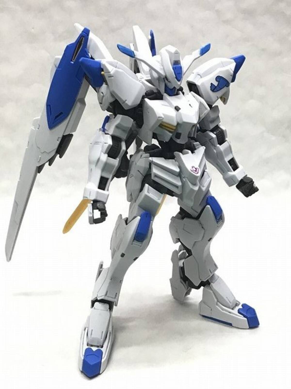 日々気まぐレポ 第191回 ギャラルホルンの象徴 Hg ガンダムバエル を神々しく組み立ててみた 17年3月24日 エキサイトニュース