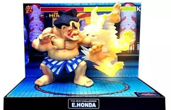 「「エドモンド本田」のフィギュアが登場、百烈張り手が光って唸る！」の画像