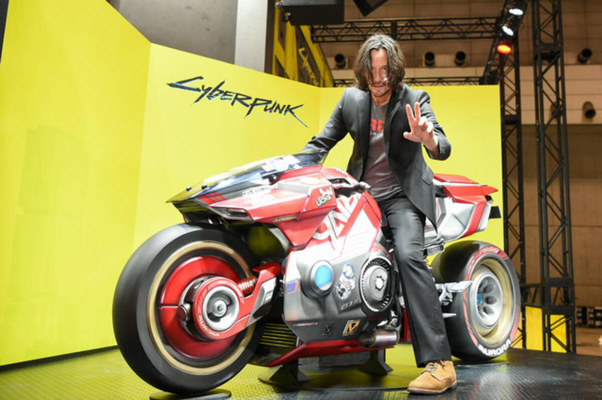 サイバーパンク77 キアヌ リーブスが Tgs19 開催前日にサプライズ入場 バイクにまたがる姿が最高にcool 19年9月12日 エキサイトニュース