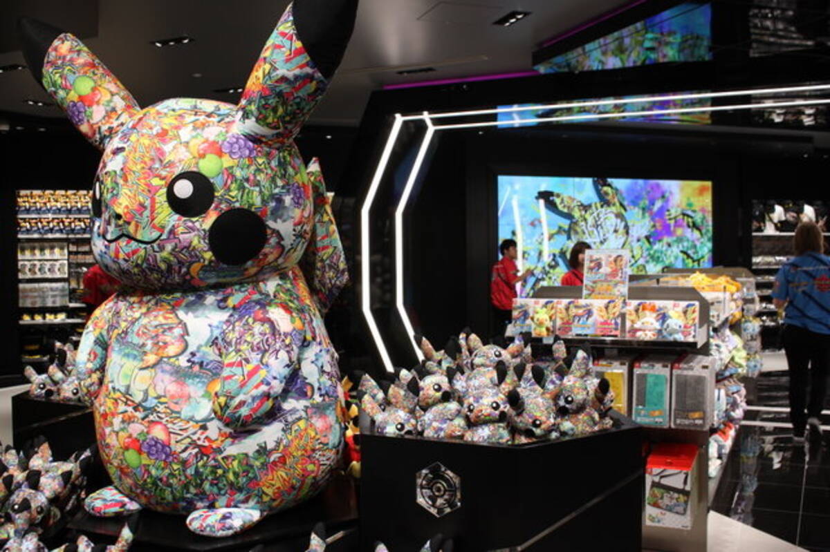 渋谷らしさ あふれるスタイリッシュな ポケモンセンターシブヤ をチェック 入口にはミュウツーが 店内は限定グッズも盛り沢山 19年11月日 エキサイトニュース 渋谷らしさ あふれるスタイリッシュな ポケモンセンターシブヤ をチェック 入口にはミュウツーが 店内は限定グッズも盛り沢山 19年11月日 エキサイトニュース