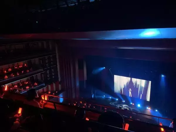 「「京と秋のにじさんじ」もちのわーる男子旅レポート！ChroNoiRの熱唱、剣持刀也を交えたユニゾンライブが会場を熱くさせる」の画像