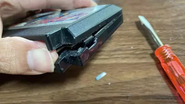 「ファミコンカセットの内蔵電池を新しくしたい！30年前に遊んだ『ドラクエ4』よ、甦れ」の画像