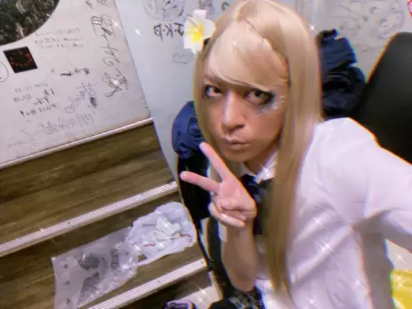 「岸田メル、黒ギャルになる―「ゐωナょ～！黒≠″ャ」レレニナょっナニょ」とのこと」の画像