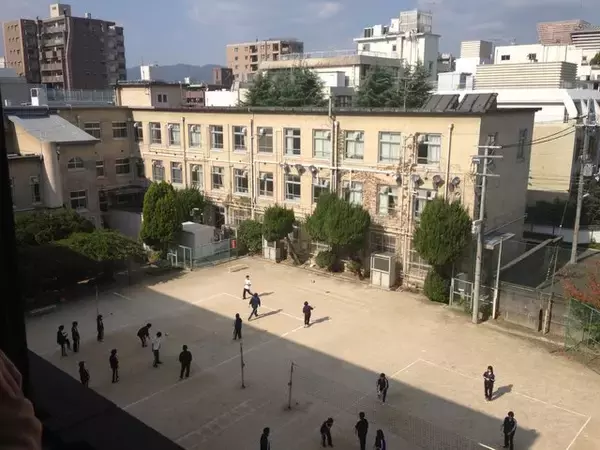 京都市立銅駝美術工芸高等学校と京都の街並を撮影するマンガ背景資料撮影ツアーが開催決定