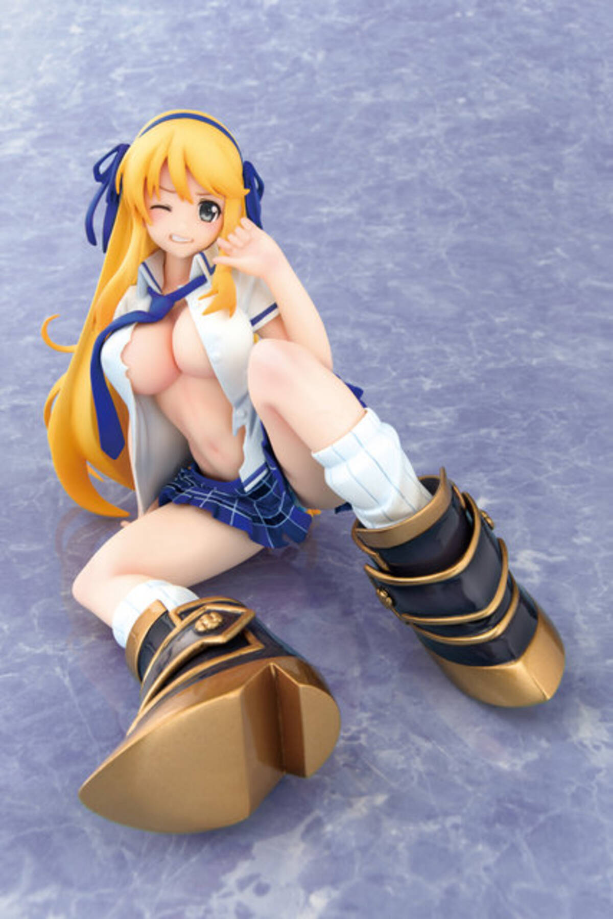 閃乱カグラ より 葛城 の生フィギュアが登場 悔しそうな無防備ポーズを立体化 15年3月4日 エキサイトニュース