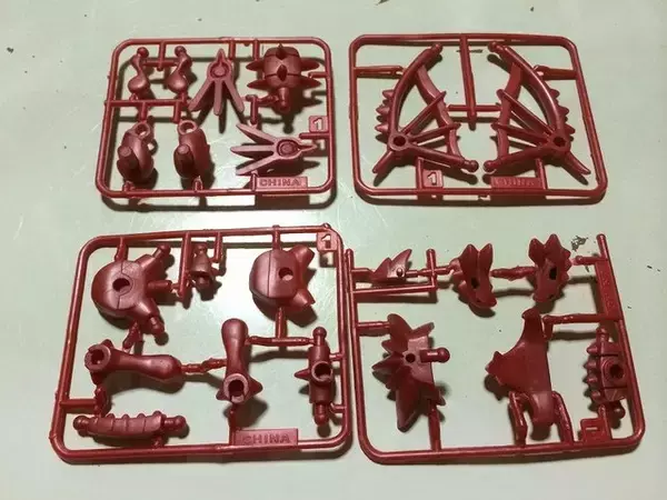 【日々気まぐレポ】第111回 リオレウスが骨格に！？「ほねほねザウルス」×『モンハン』コラボ食玩で遊んでみた