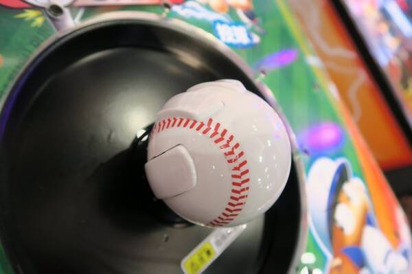 ボール型コントローラーも注目 スマホと連動して遊べるアーケード版 実況パワフルプロ野球ball Spark 16年2月日 エキサイトニュース