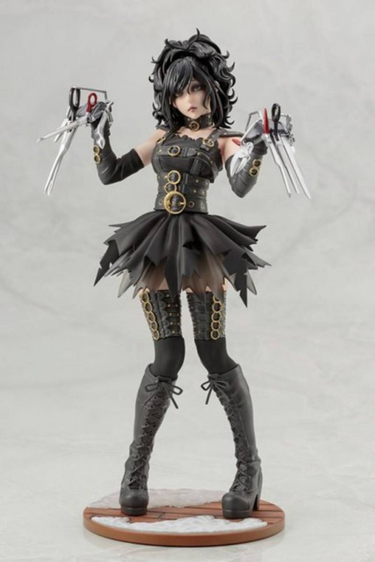 映画「シザーハンズ」の“エドワード”が美少女フィギュア化！ゴスで妖艶 