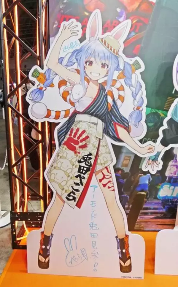 「VTuberの“リアル”イベントとは!?...3日開催で幕張メッセをジャックしたホロライブエキスポに「VTuberの最前線」を見た【イベントレポ／コラボスタンディー コレクションも！／写真158枚】」の画像