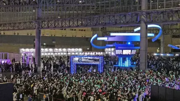 「VTuberの“リアル”イベントとは!?...3日開催で幕張メッセをジャックしたホロライブエキスポに「VTuberの最前線」を見た【イベントレポ／コラボスタンディー コレクションも！／写真158枚】」の画像