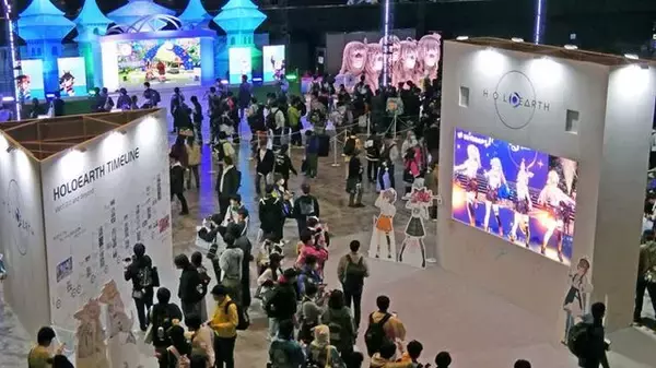 「VTuberの“リアル”イベントとは!?...3日開催で幕張メッセをジャックしたホロライブエキスポに「VTuberの最前線」を見た【イベントレポ／コラボスタンディー コレクションも！／写真158枚】」の画像