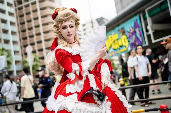 【コスプレ】大阪から歩いて来たマリー・アントワネット、アテナの聖闘士が関西に集結！「ストフェス2025」美麗レイヤーまとめ【写真35枚】