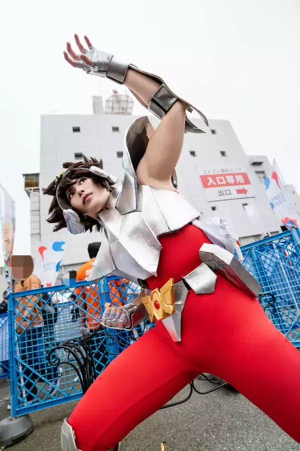 「【コスプレ】大阪から歩いて来たマリー・アントワネット、アテナの聖闘士が関西に集結！「ストフェス2025」美麗レイヤーまとめ【写真35枚】」の画像