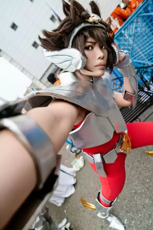 「【コスプレ】大阪から歩いて来たマリー・アントワネット、アテナの聖闘士が関西に集結！「ストフェス2025」美麗レイヤーまとめ【写真35枚】」の画像