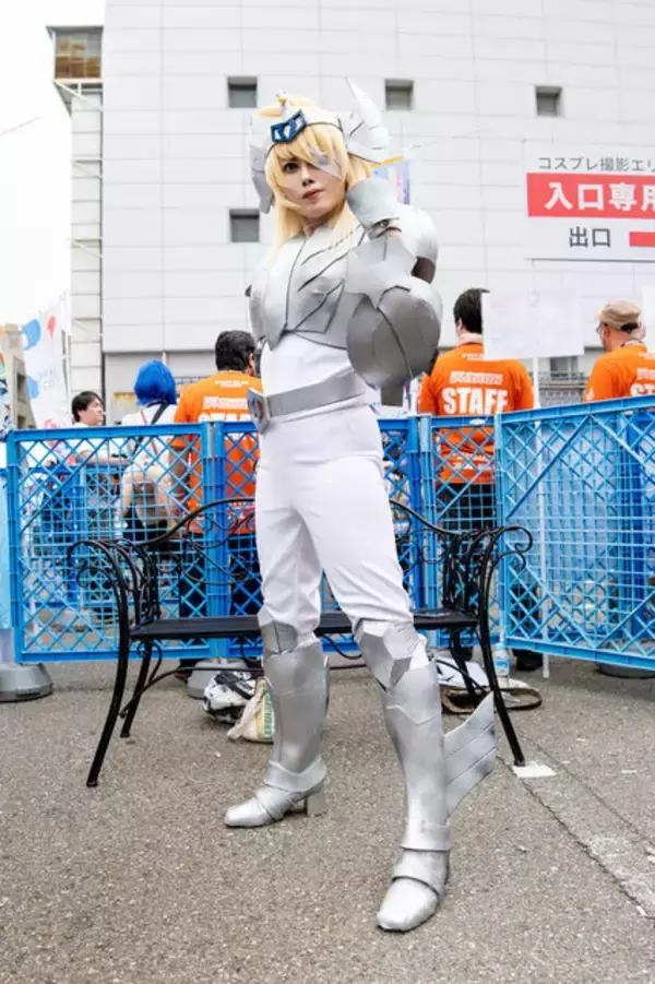 「【コスプレ】大阪から歩いて来たマリー・アントワネット、アテナの聖闘士が関西に集結！「ストフェス2025」美麗レイヤーまとめ【写真35枚】」の画像